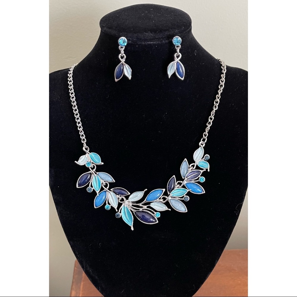Nature-inspired earring/necklace set